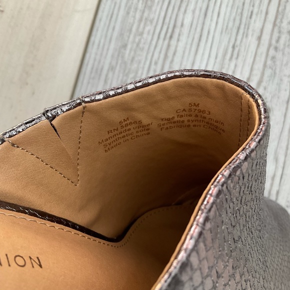 14th & Union 2.5” Block Heels - Picture 11 of 14